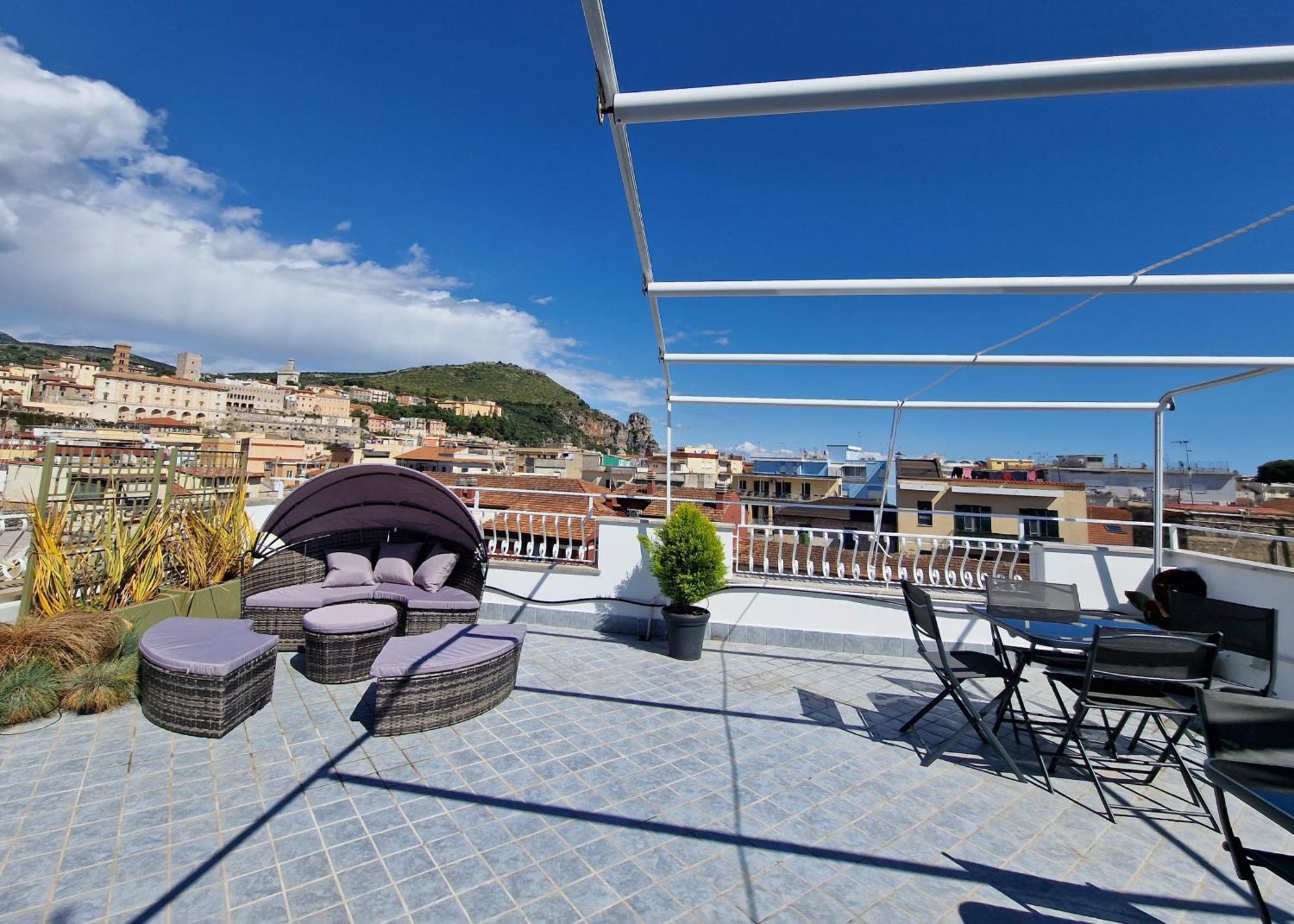 Tower Apartments Terracina Eksteriør billede