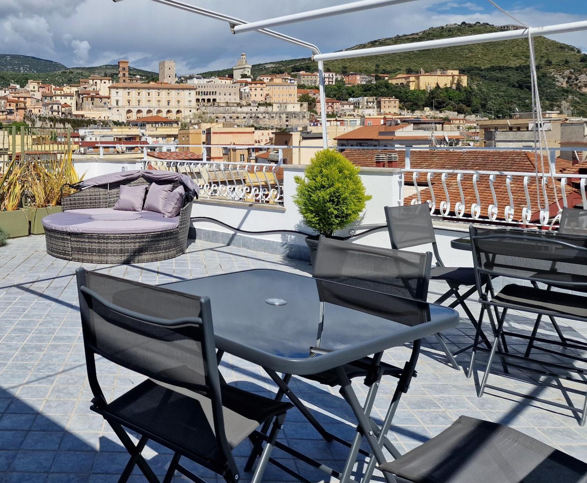 Tower Apartments Terracina Eksteriør billede
