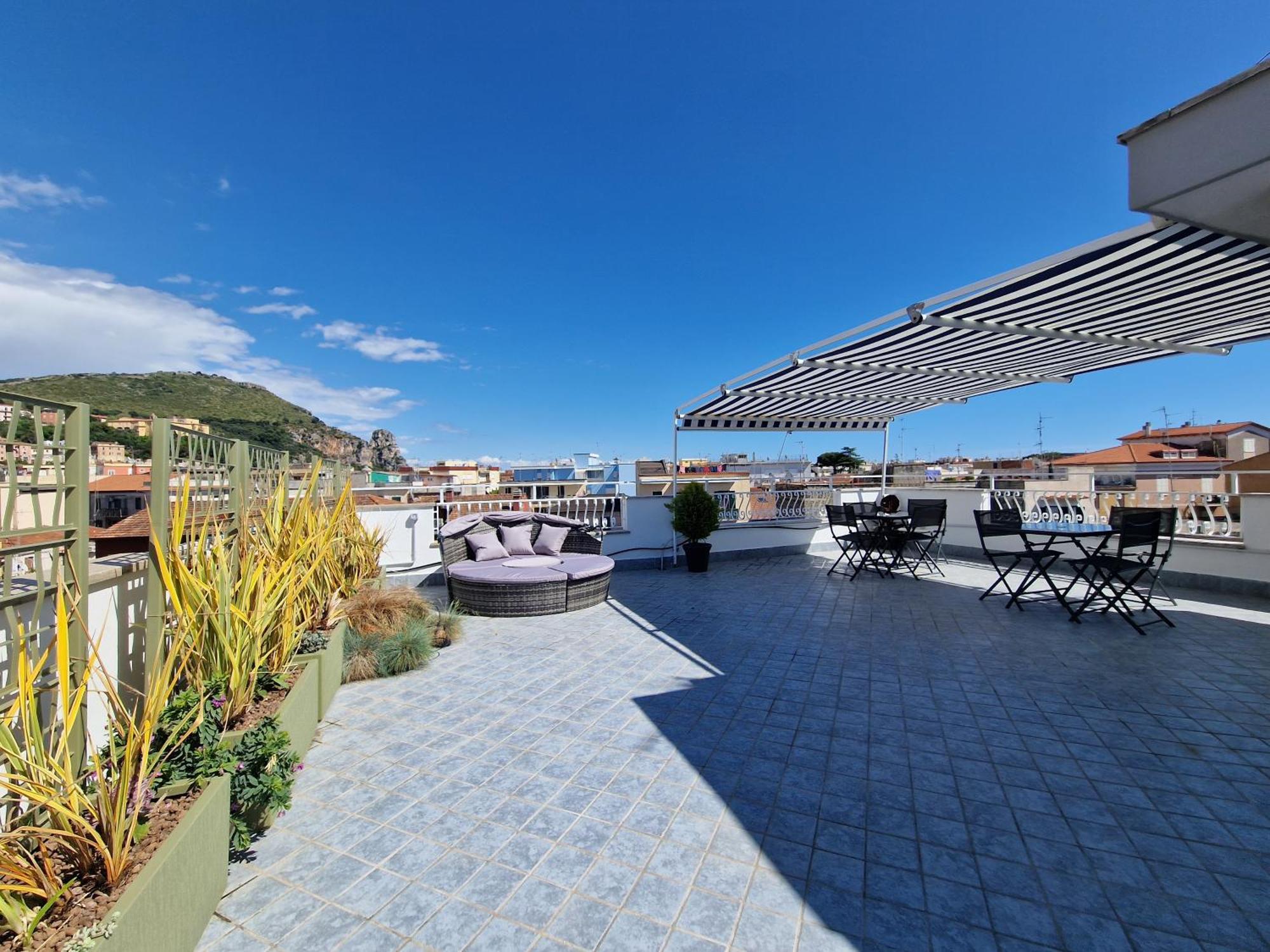 Tower Apartments Terracina Eksteriør billede